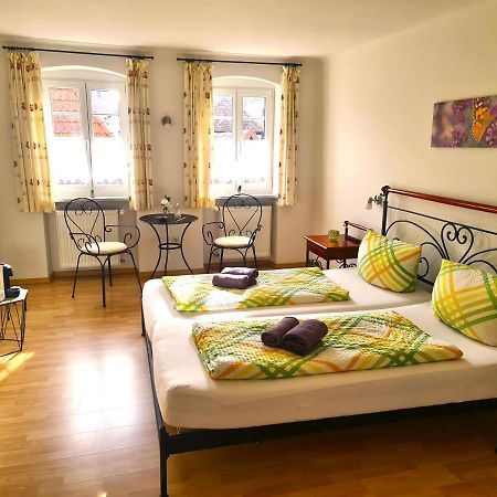 Gaestehaus Zum Weinbauer Rhodt unter Rietburg Bagian luar foto