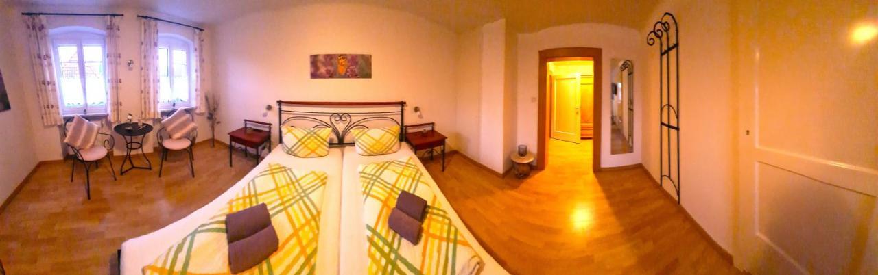 Gaestehaus Zum Weinbauer Rhodt unter Rietburg Bagian luar foto