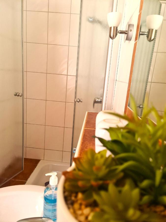 Gaestehaus Zum Weinbauer Rhodt unter Rietburg Bagian luar foto